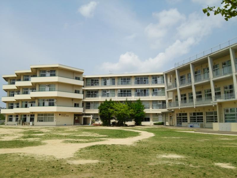 ARK・RCCビル 松江市立内中原小学校