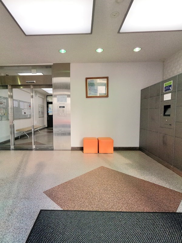 松見坂武蔵野マンション 共用部写真（ロビー）