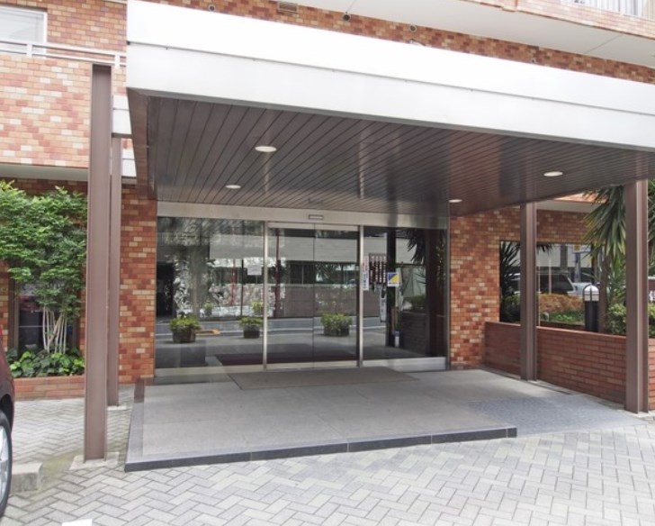 信濃町ハイム 共用部写真（エントランス）