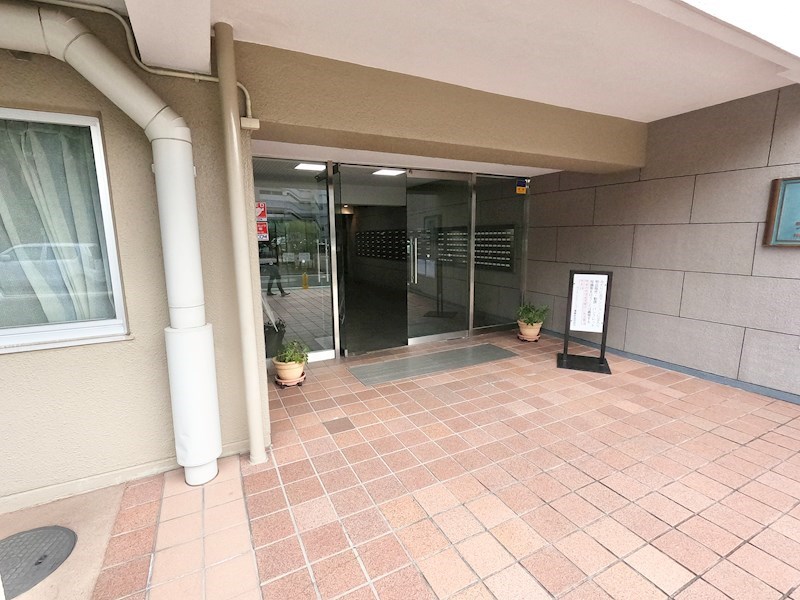 ライオンズマンション青葉台 共用部写真（エントランス）