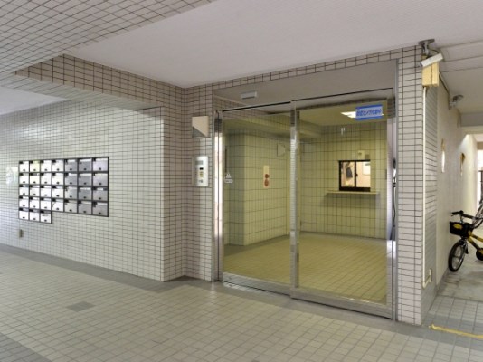 パラスト白山 共用部写真（エントランス）