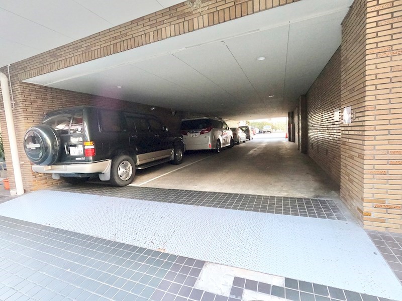 メイツ扶翼中目黒 共用部写真（駐車場）