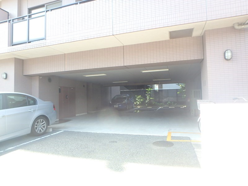 ウィライブ川崎八丁畷 共用部写真（駐車場）