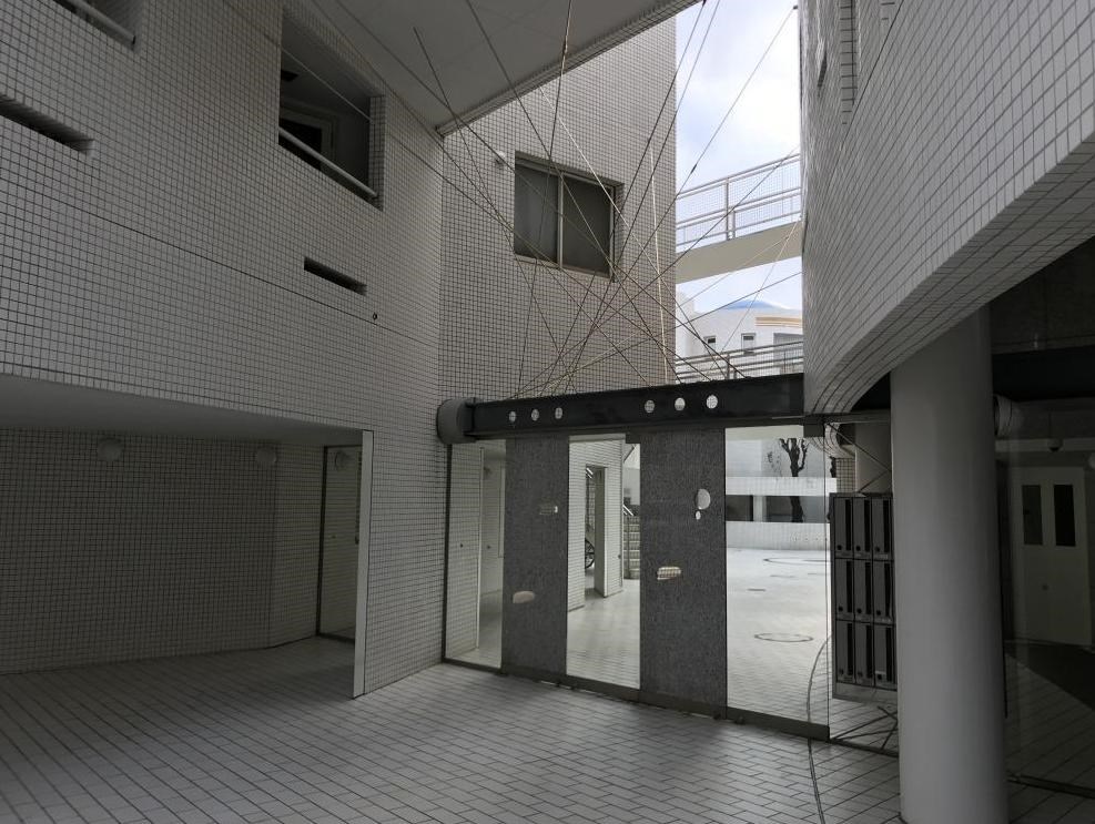 アトラス荻窪三丁目 共用部写真（エントランス）