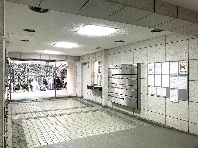 イトーピア国立 共用部写真（エントランス）