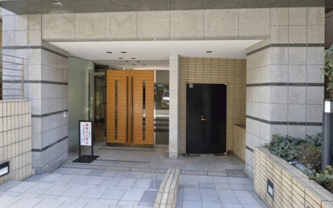 アクシルコート上野 共用部写真（エントランス）