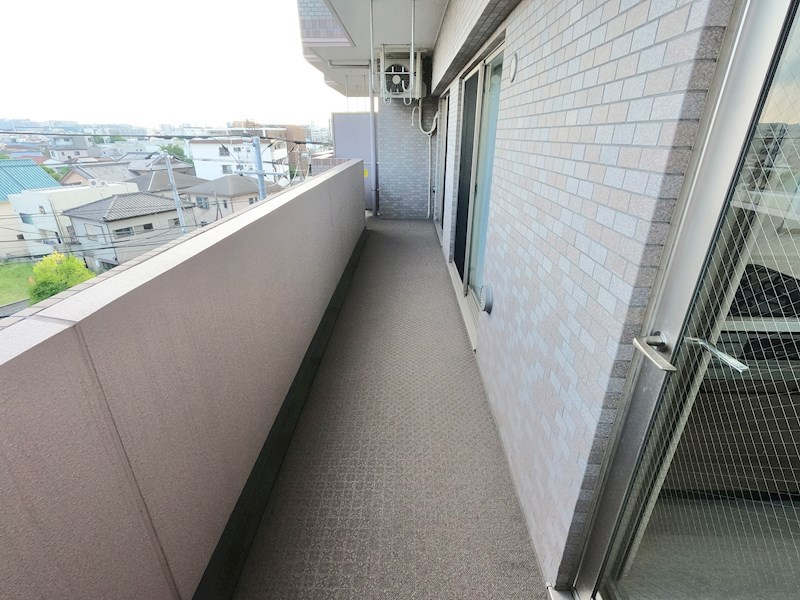 アーバンキャッスル武蔵小杉 現地写真（バルコニー）