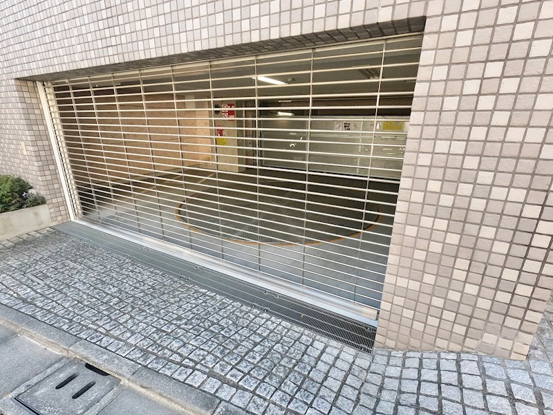 ローレルコート中野高根町 共用部写真（駐車場）