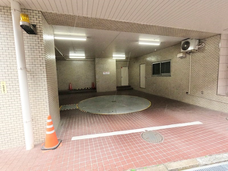 ダイアパレス鶴見第2 共用部写真（駐車場）