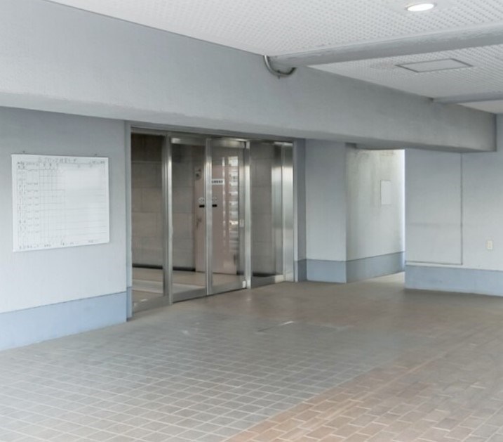 喜多見マンション 共用部写真（エントランス）