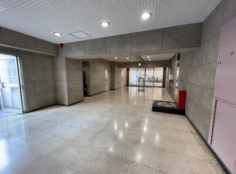 喜多見マンション 共用部写真（エントランス）