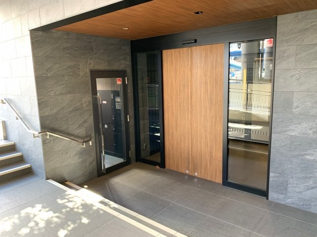ブリシア新横浜 共用部写真（エントランス）