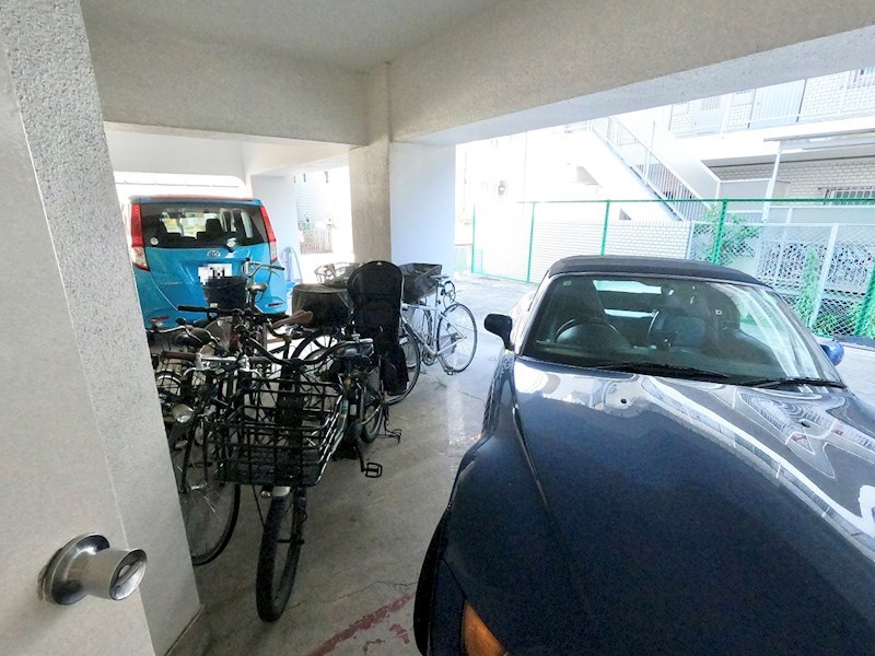 チサンマンション自由が丘 共用部写真（駐車場）