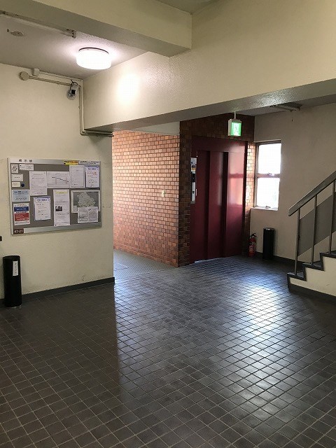 和泉マンション 共用部写真（エントランス）