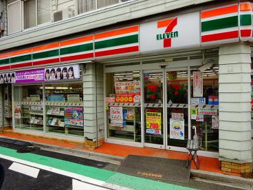 セイワパラシオン笹塚 コンビ二