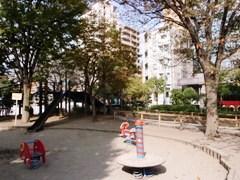 秀和西麻布レジデンス 公園