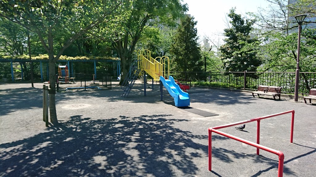 ピアース赤坂 公園