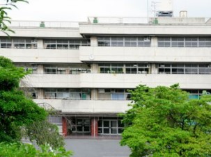 シティハウス三ツ沢公園 中学校