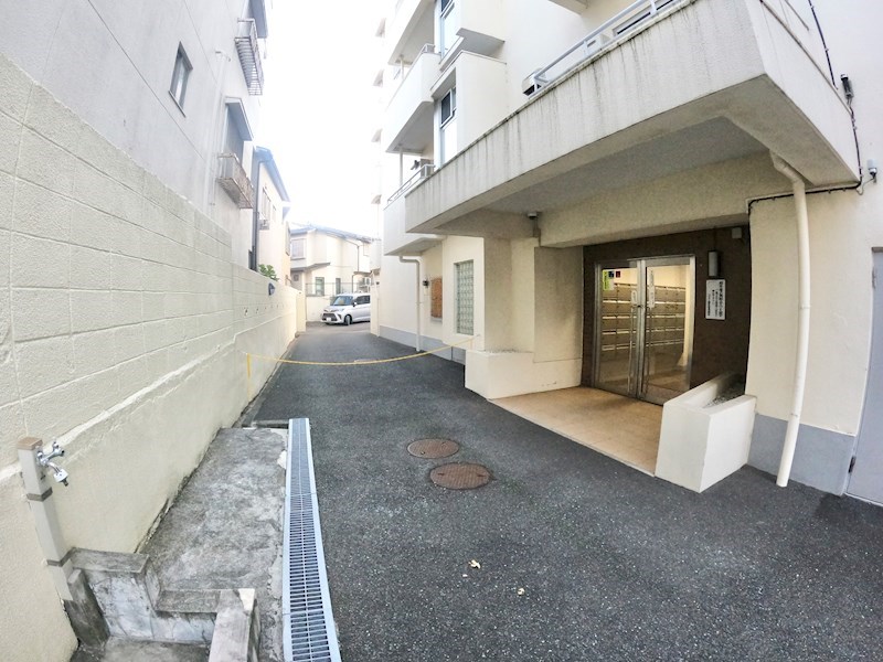 ハイツ上野毛 共用部写真（エントランス）
