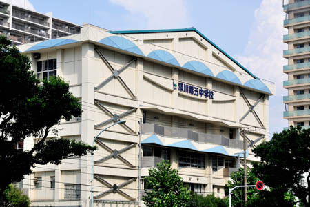 ＴＨＥ　ＴＯＹＯＳＵ　ＴＯＷＥＲ 中学校