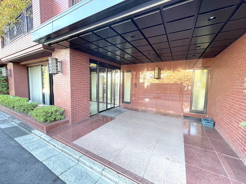 ドムス広尾西館 共用部写真（エントランス）