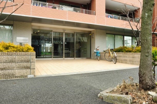 パークハウス鶴見栄町公園 共用部写真（エントランス）