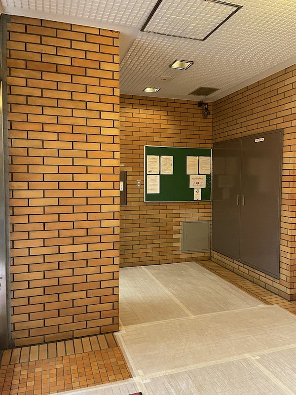 ライオンズステーションプラザ三軒茶屋 共用部写真（エントランス）