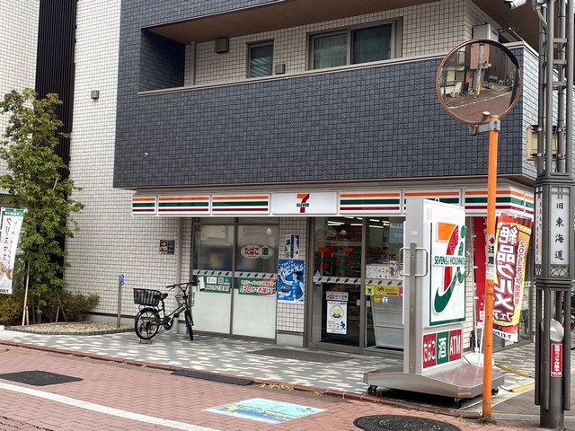 クレストフォルム大森平和の森公園 コンビニ