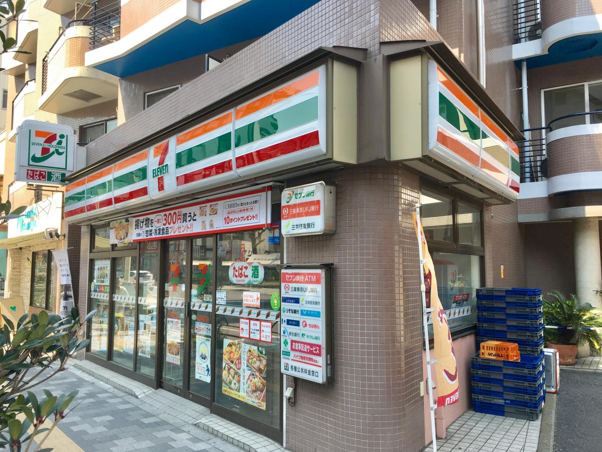 ニューライフ西早稲田 コンビニ