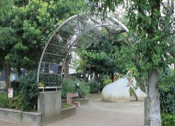 メイゾン牛込 公園