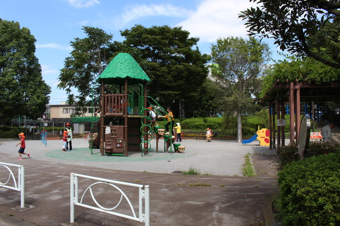 サンタウン立花３号棟 公園