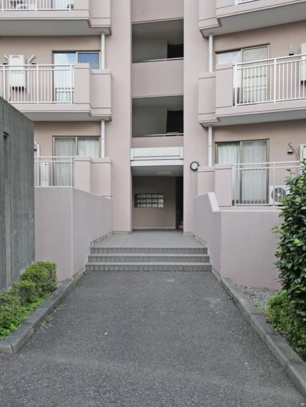 アークガーデンひびきの街四番館 共用部写真（駐車場）