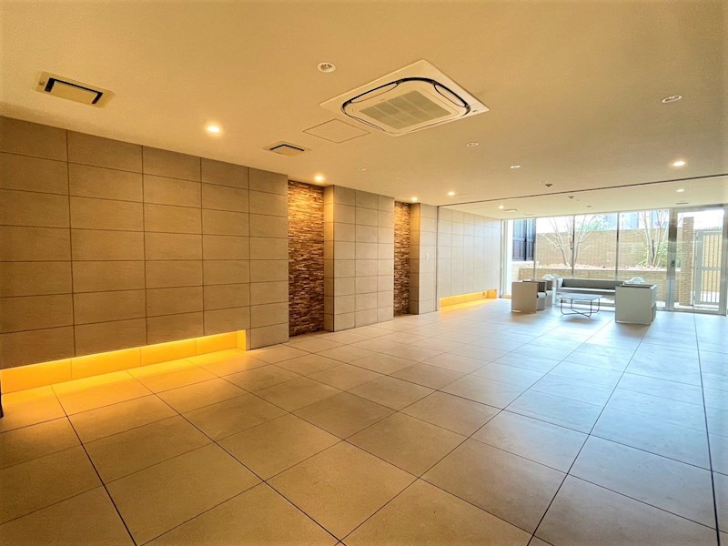 ブランズ市が尾ヒルトップ 共用部写真（ロビー）