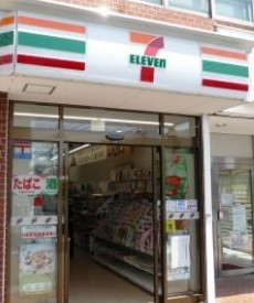 シャンピア北沢 コンビニ