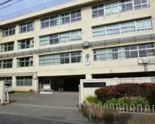 日神パレステージ千歳烏山 中学校