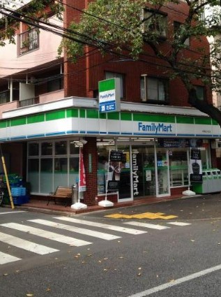 クラース哲学堂公園 コンビニ