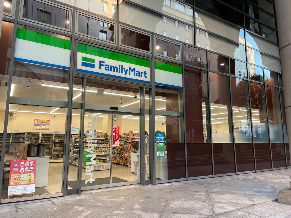 中銀新橋マンシオン コンビニ