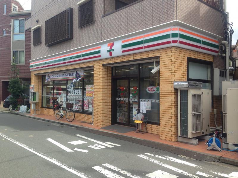 インペリアル東白楽ガーデンハウスＢ棟 コンビニ