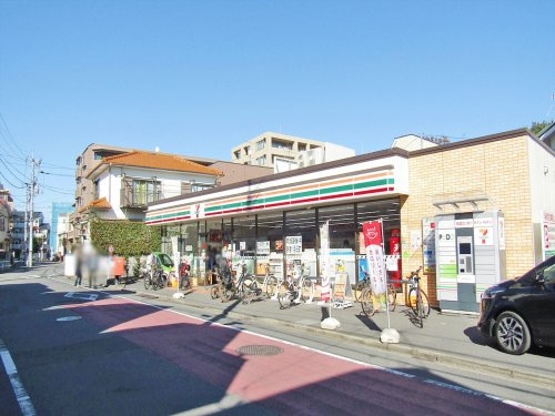 ラトゥール砧 コンビニ