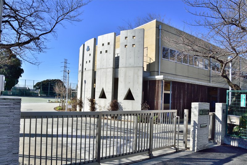 ラトゥール砧 中学校