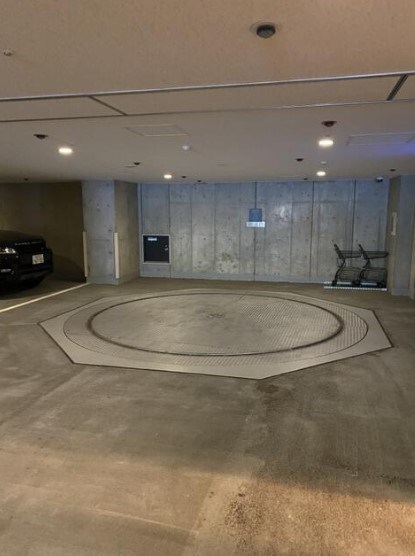 パークマンション六本木 共用部写真（駐車場）