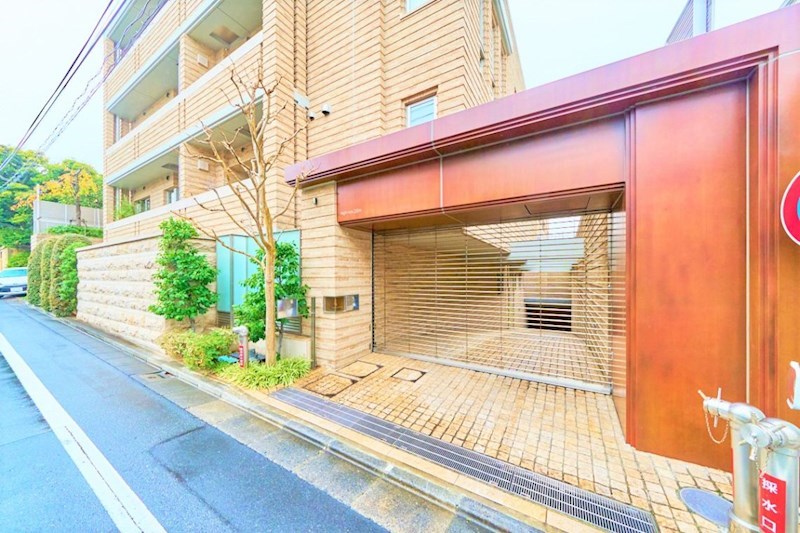 プラウド松濤 共用部写真（駐車場）