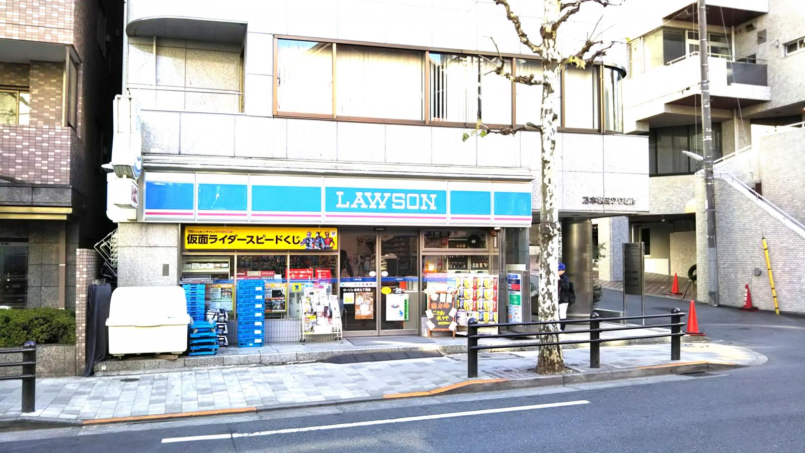 パークコート赤坂檜町ザ　タワー コンビニ