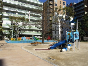 コンポジット日本橋 公園