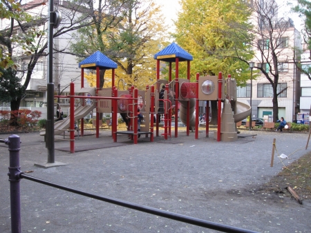 四谷坂町永谷マンション 公園