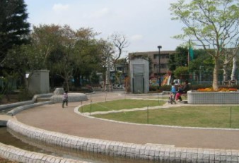 グローリオ三軒茶屋 公園