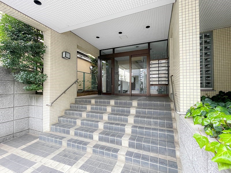 グランドメゾン長原 共用部写真（エントランス）