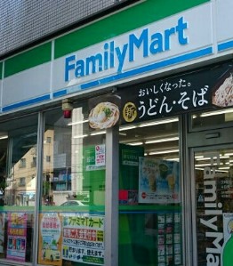 ピアース中目黒ローレルアイ コンビニ