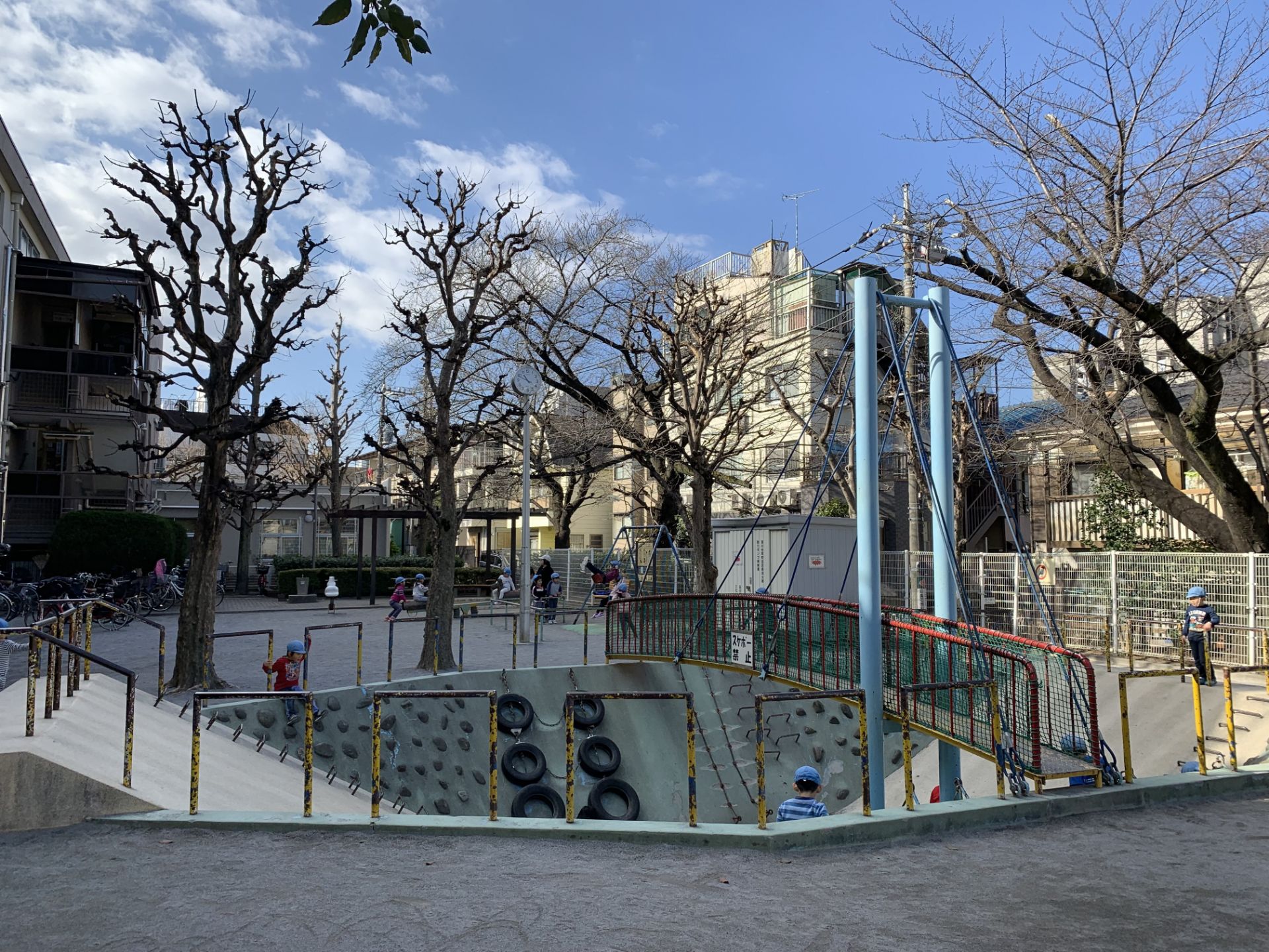 ロイヤルタワー旗の台 公園