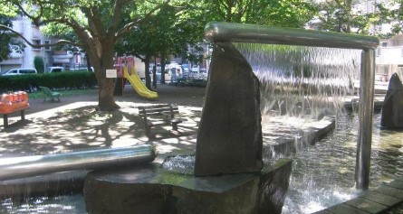 東亜パークサイドキャッスル 公園